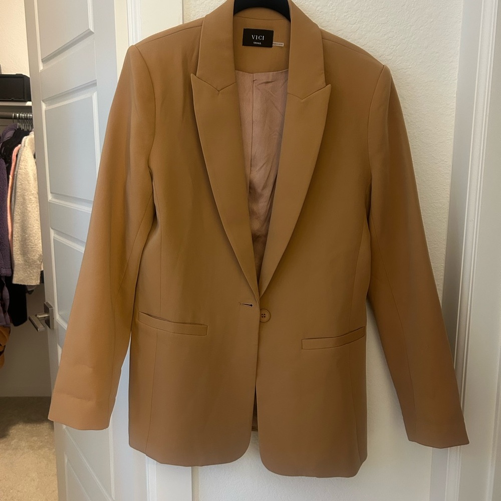 Vici Women's Camel Blazer